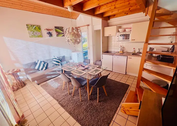 Cozy With View Apartment *